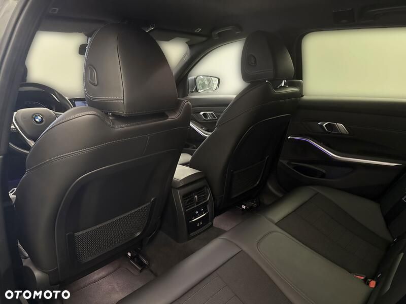 BMW Seria 3 320i Sport Line - 19