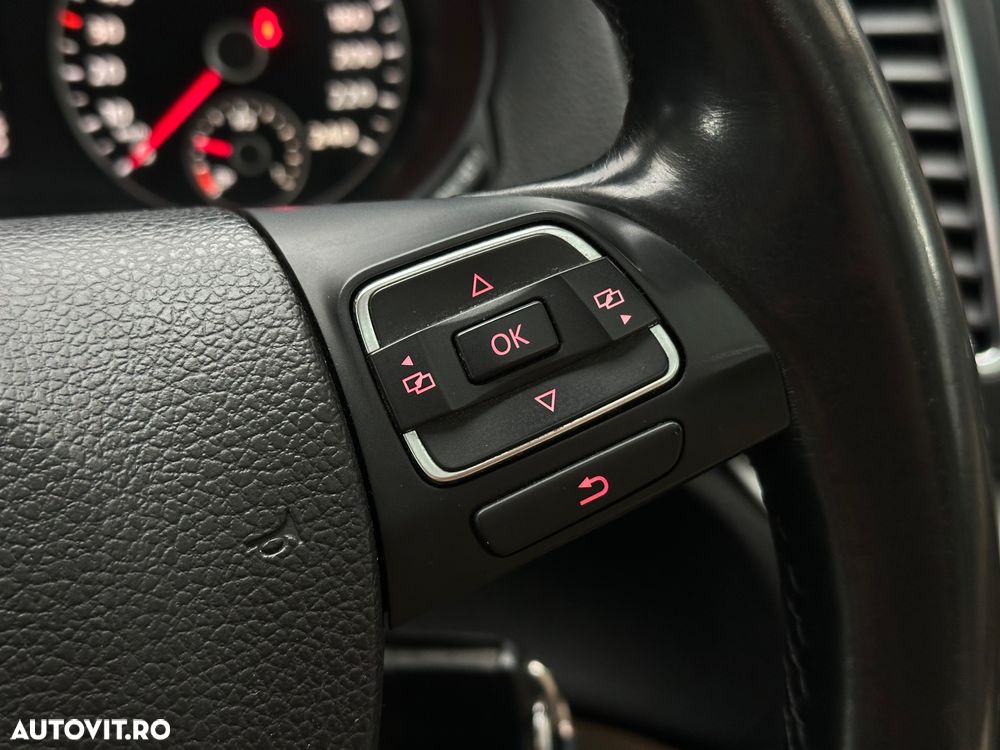 Volkswagen Sharan 2.0 TDI Blue Motion Highline - 34