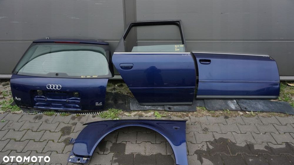 KLAPA BAGAŻNIKA DRZWI TYŁ BŁOTNIK AUDI A6 C5 AVANT - 1