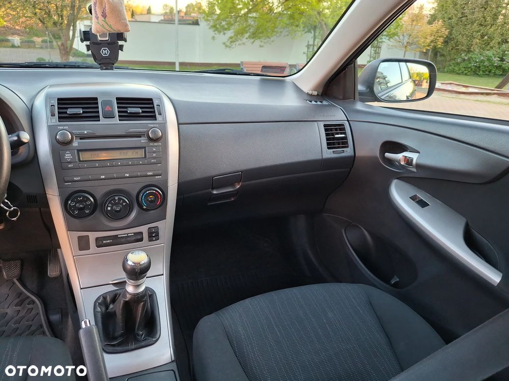 Toyota Corolla 1.6 Luna - 20