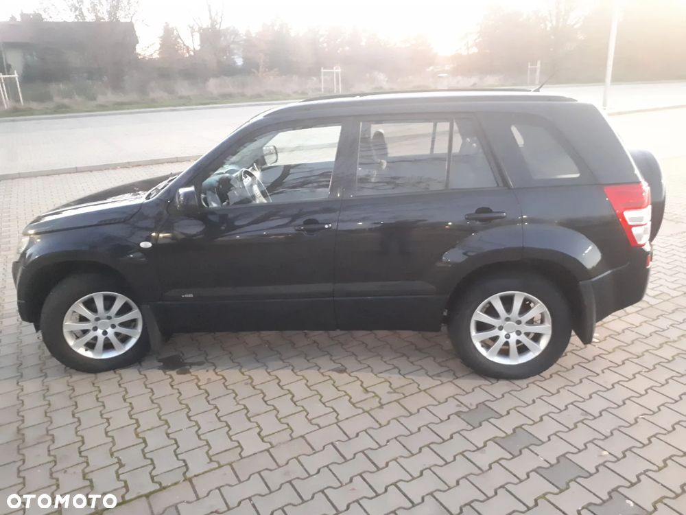 Suzuki Grand Vitara 2.0 De luxe - 8