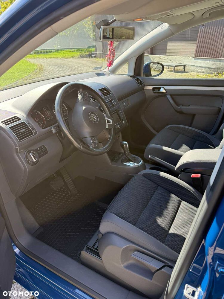 Volkswagen Touran - 5