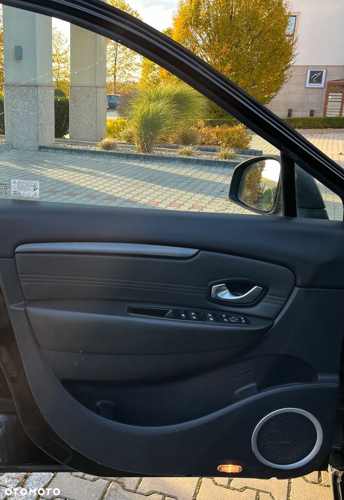 Renault Scenic 1.9 dCi Bose Edition - 12