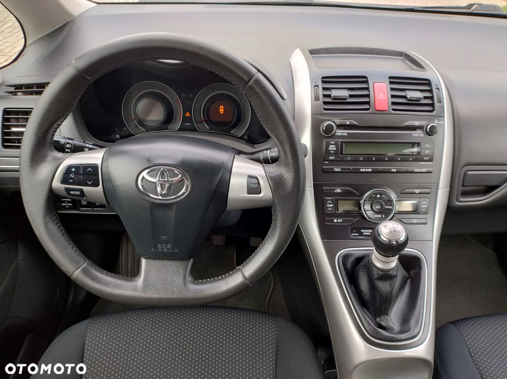 Toyota Auris 1.33 VVT-i - 28