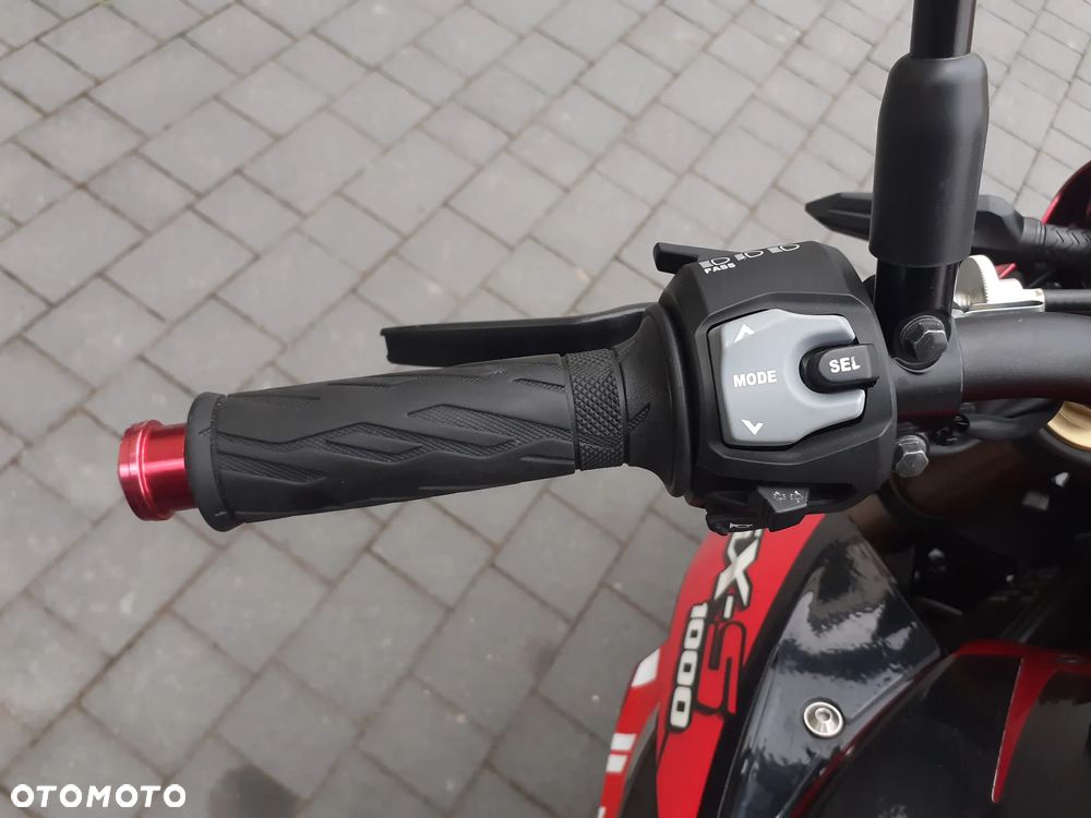 Suzuki GSX 1000 - 16