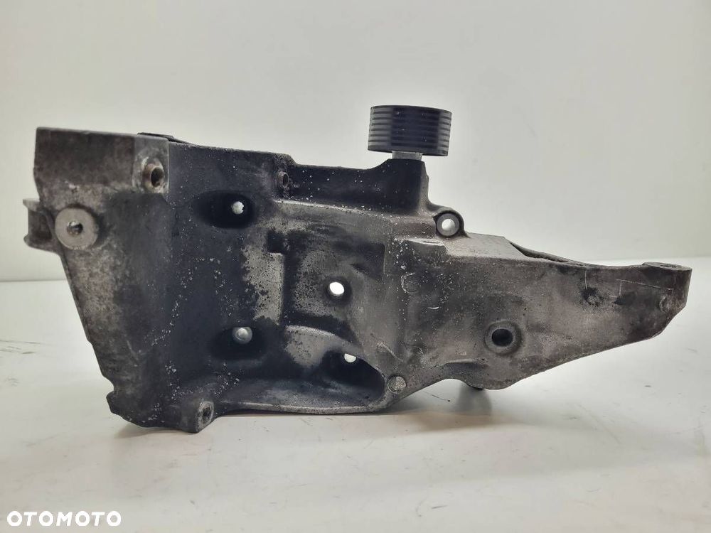 ŁAPA MOCOWANIE WSPORNIK ALTERNATORA BMW 7 F01 F02 3.0D 7802639 - 3