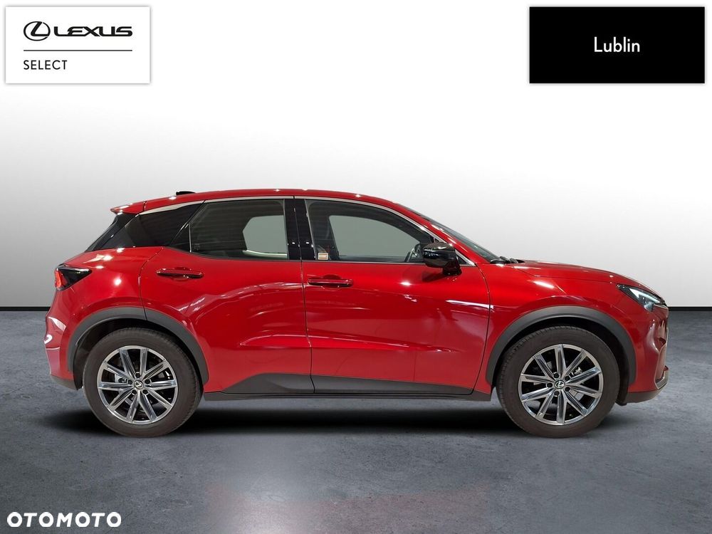 Lexus LBX - 6