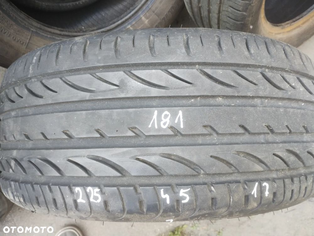 Pirelli 225/45/17 nr 181