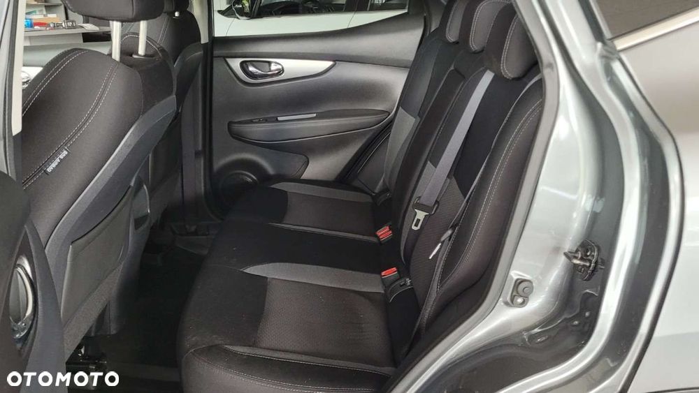 Nissan Qashqai - 25