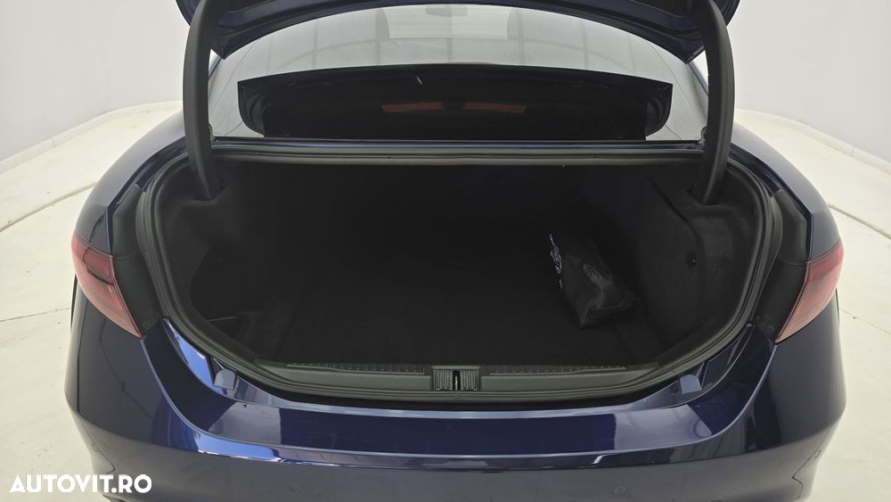 Alfa Romeo Giulia 2.0 Turbo RWD AT8 Super - 25