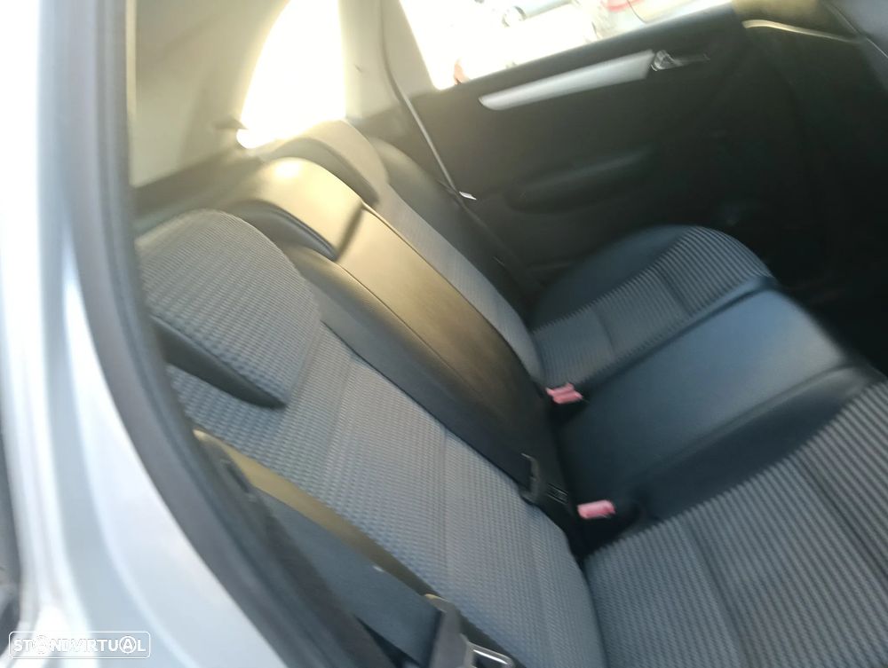 Mercedes-Benz B 180 CDi Autotronic - 12