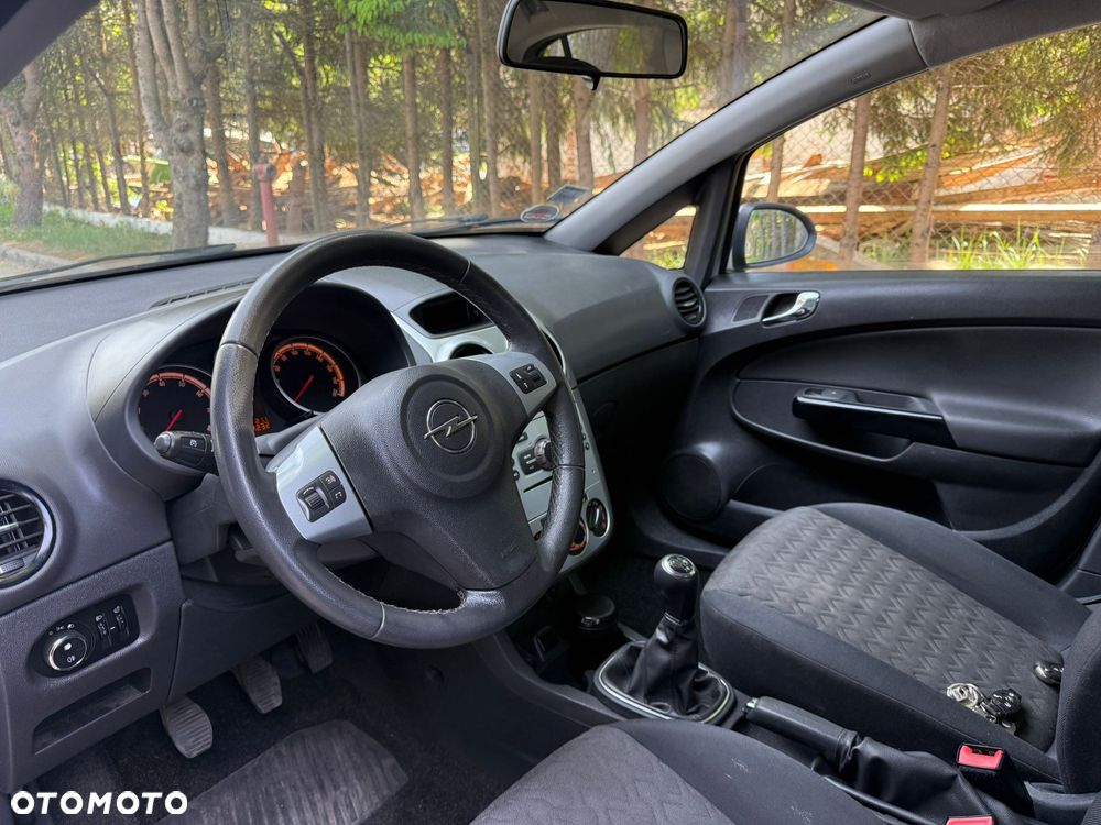 Opel Corsa 1.2 16V Cosmo - 12