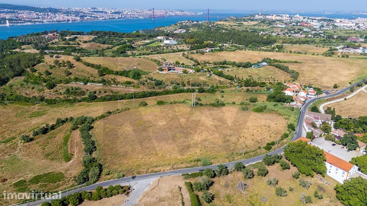 Propriedade Única na Trafaria | Almada: Terreno de 21.241 m2 e 3 Casas - Grande imagem: 5/14
