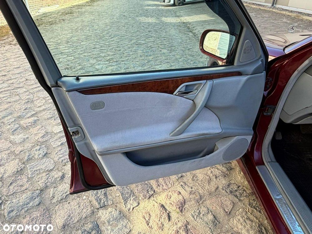 Mercedes-Benz Klasa E - 25