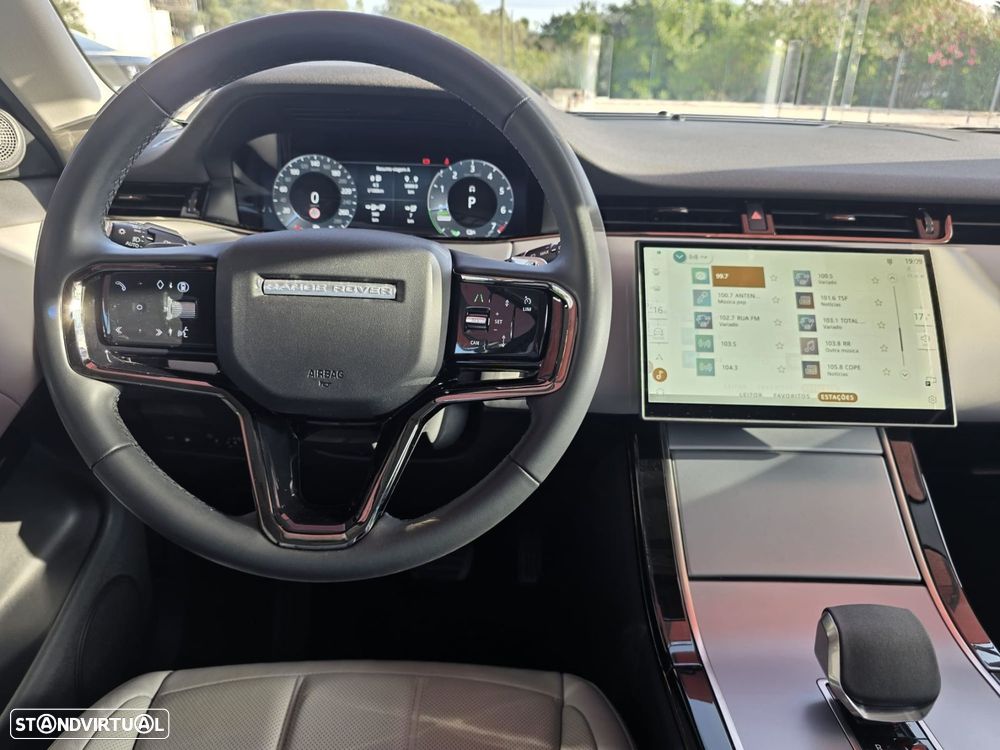 Land Rover Range Rover Evoque 1.5 P300e AWD S Auto - 11