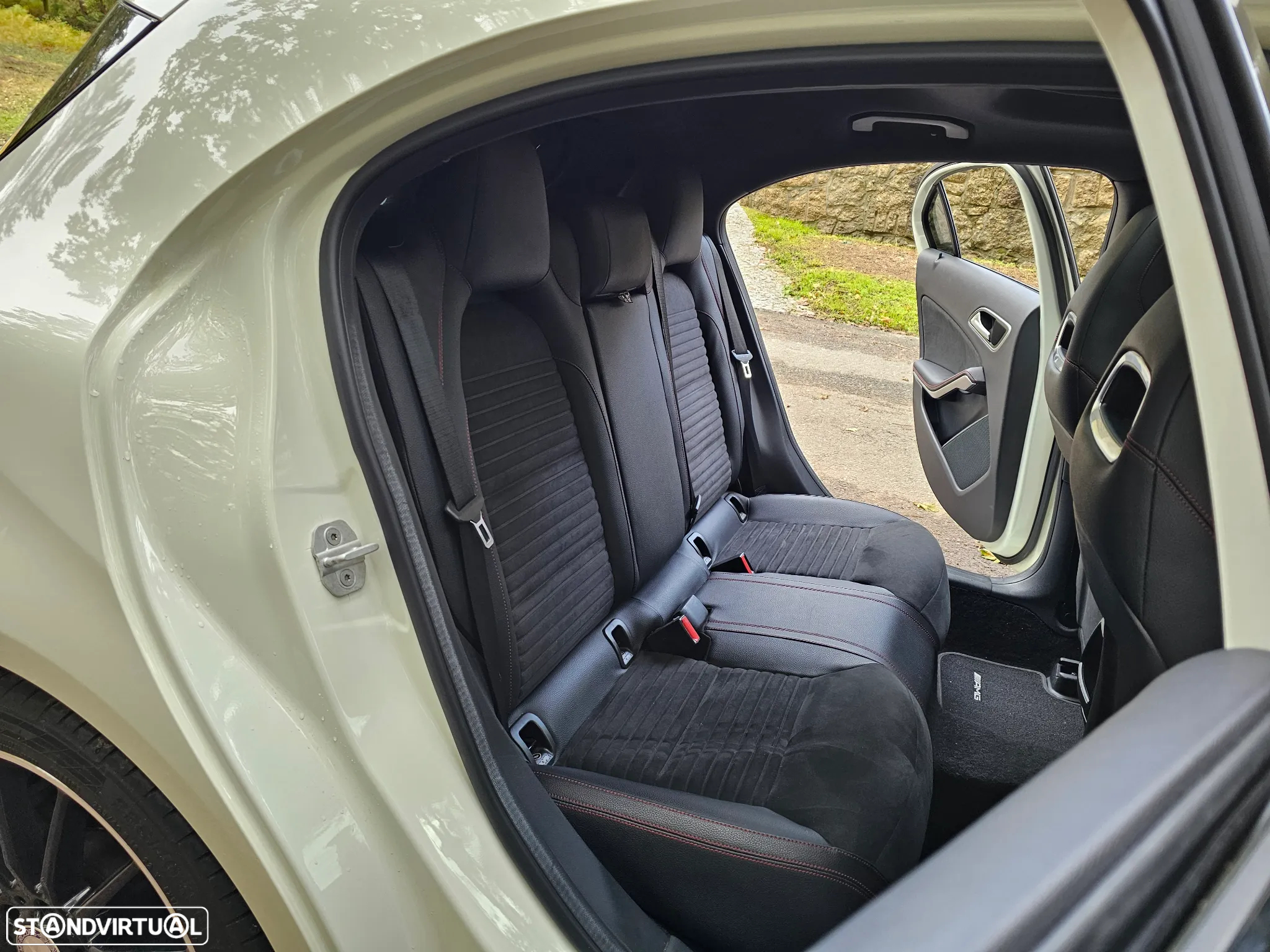 Mercedes-Benz A 220 d 7G-DCT AMG Line - 16