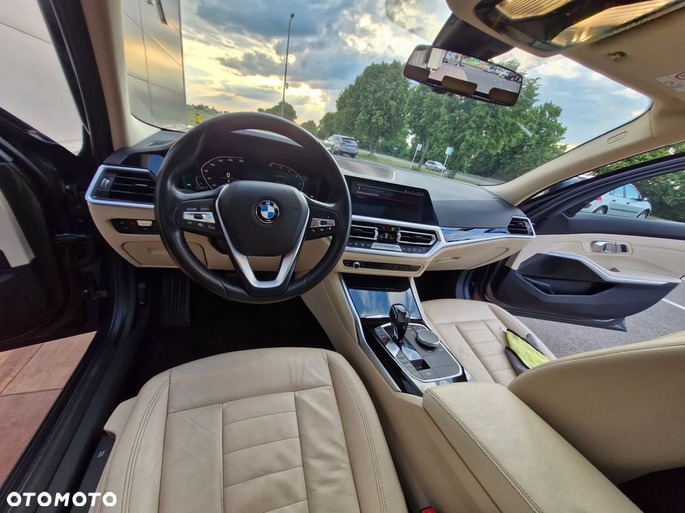 BMW Seria 3 320d Edition M Sport Shadow - 19