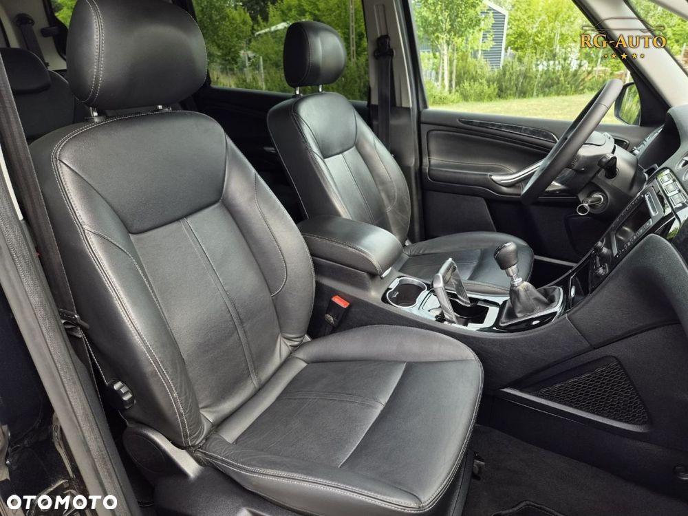 Ford Galaxy - 22