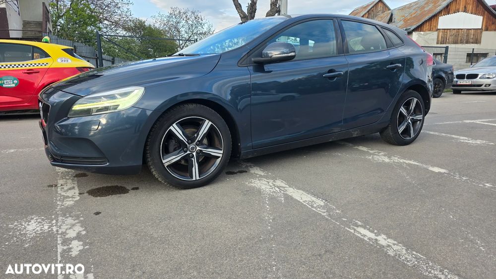 Volvo V40 D2 Kinetic - 6