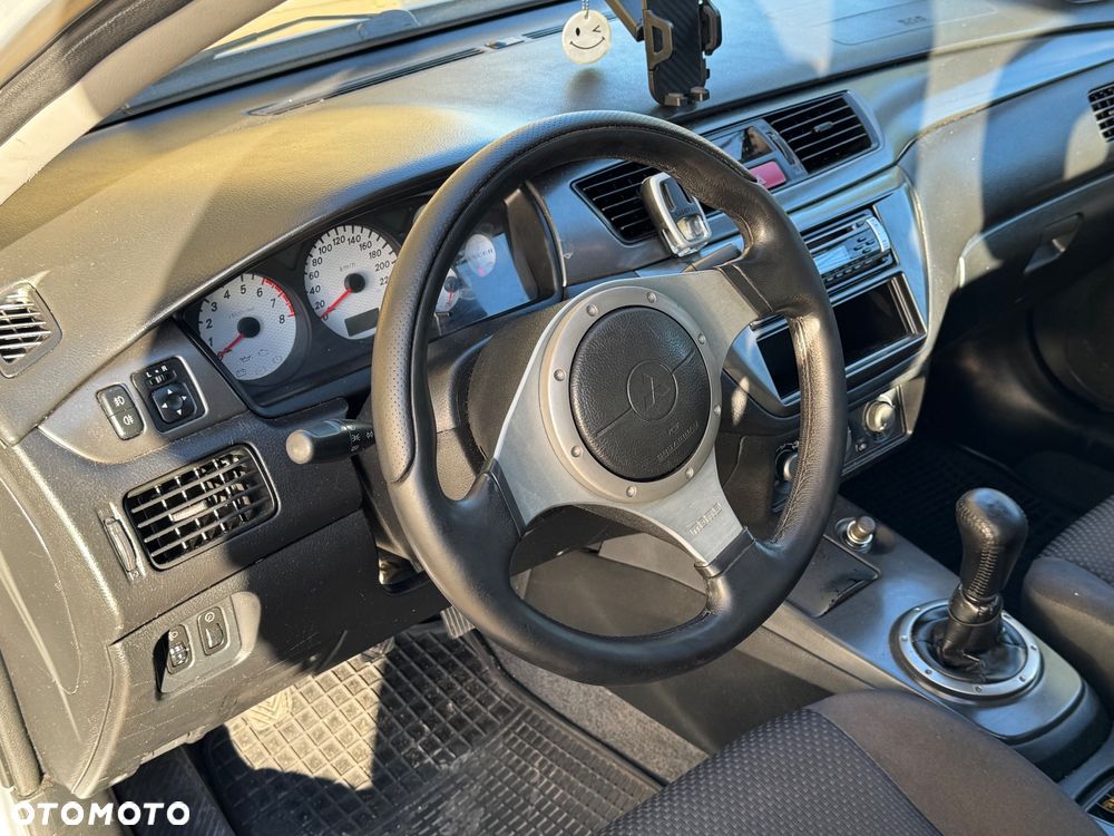 Mitsubishi Lancer - 12