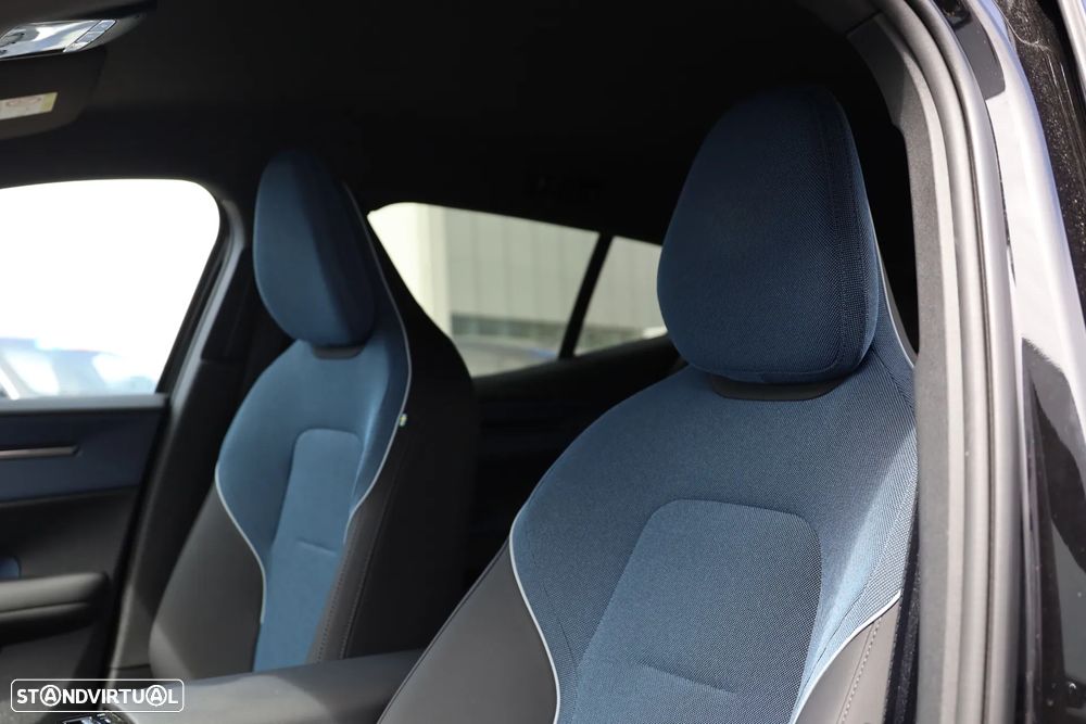 Volvo EX30 Single Motor Extended Range RWD Plus - 6