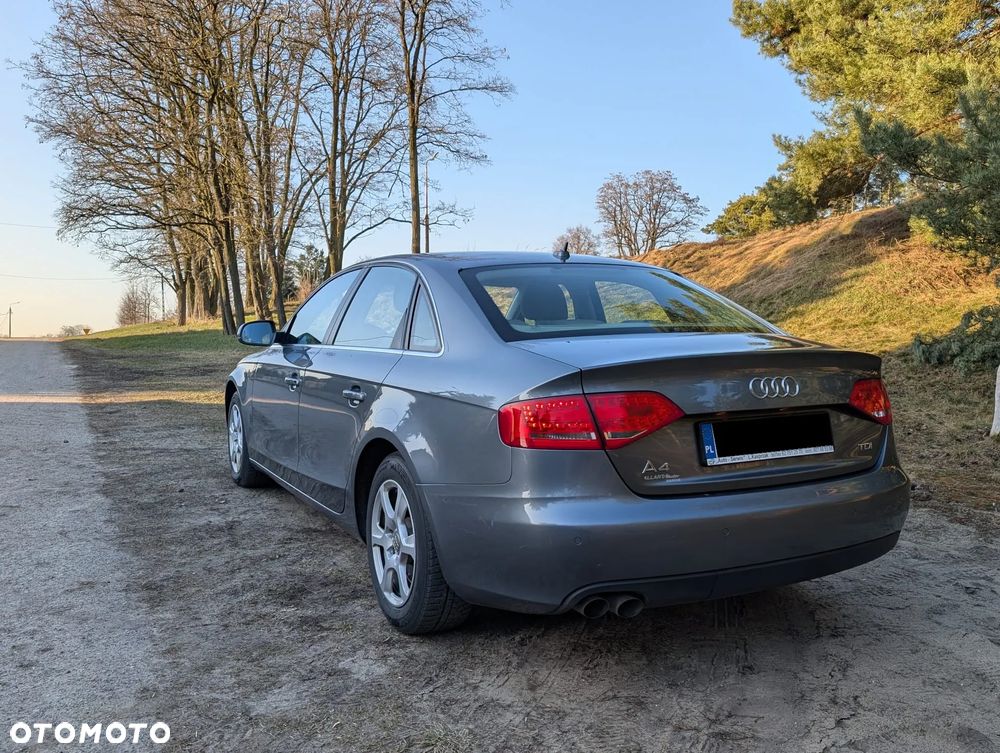 Audi A4 Limousine - 4