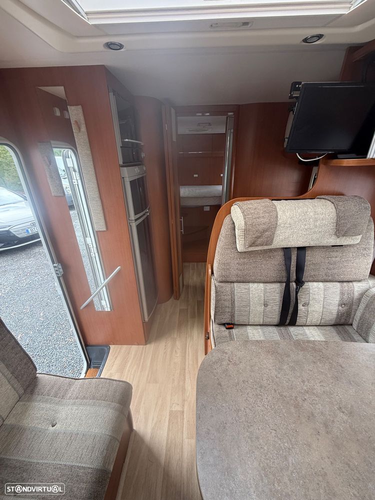 Chausson Welcome Welcome 88 cama transversal em suite - 11