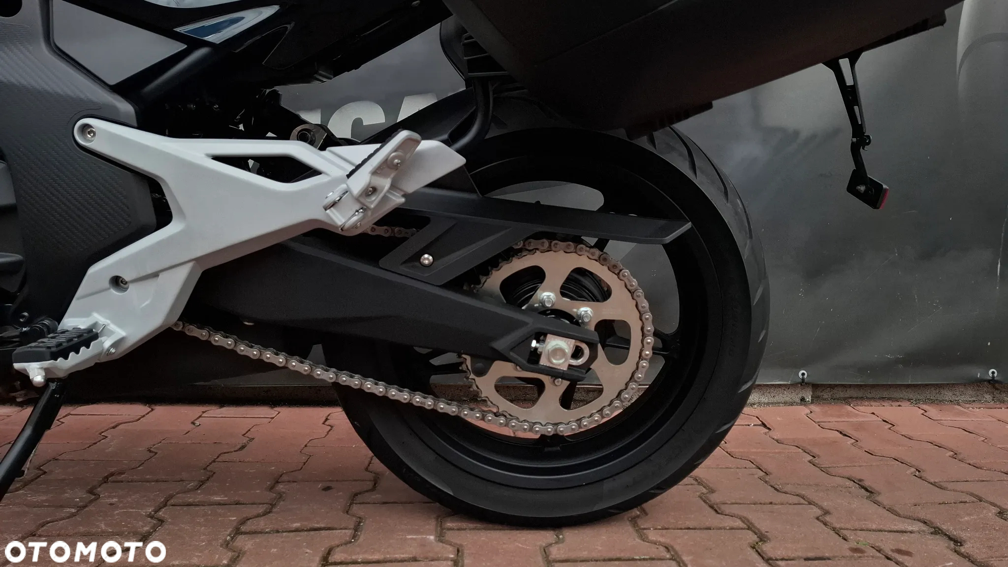CFMoto 650 MT - 10