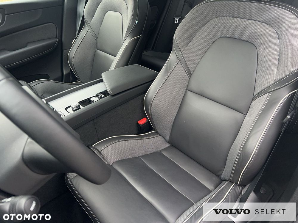 Volvo XC 60 B5 B AWD Ultra Black Edition - 13