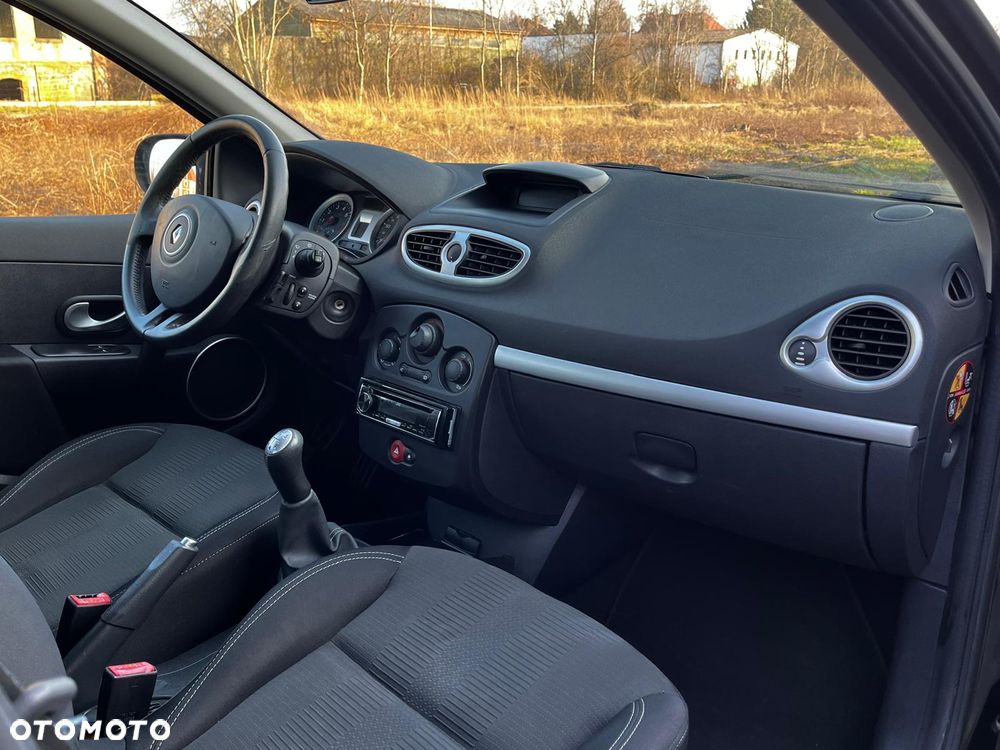 Renault Clio - 7