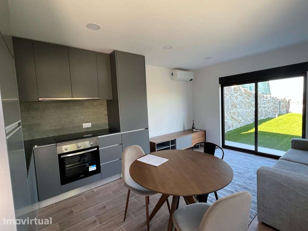 Prédio habitacional com 5 apartamentos arrendados - Grande imagem: 5/29