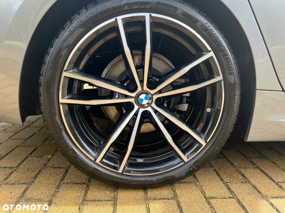 BMW Seria 3 320d xDrive M Sport sport - 38
