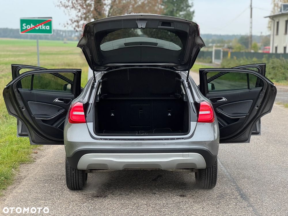 Mercedes-Benz GLA - 18