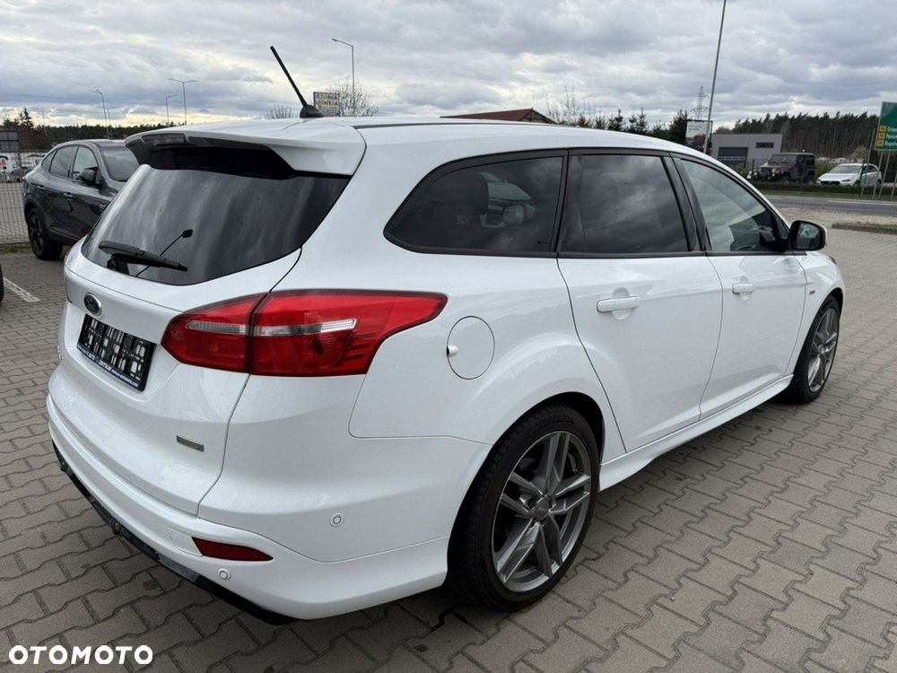 Ford Focus 1.0 EcoBoost ST-Line Black ASS - 6