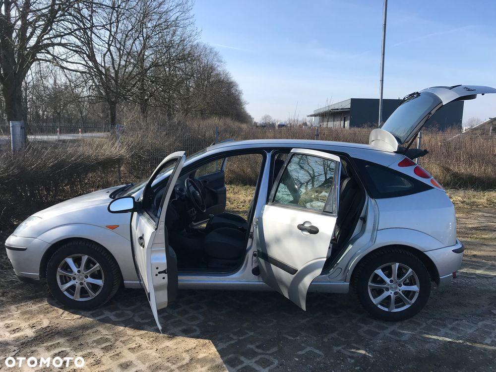 Ford Focus 1.8 Comfort - 18
