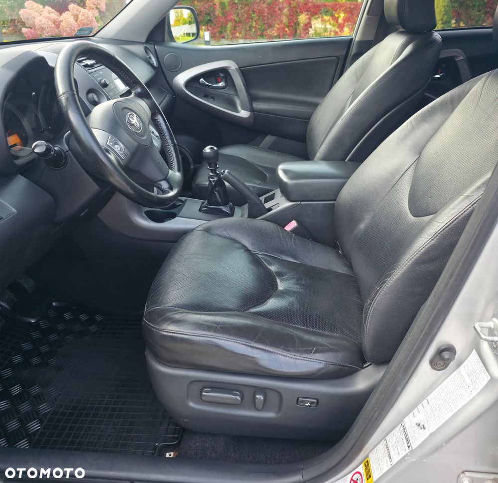 Toyota RAV4 - 18