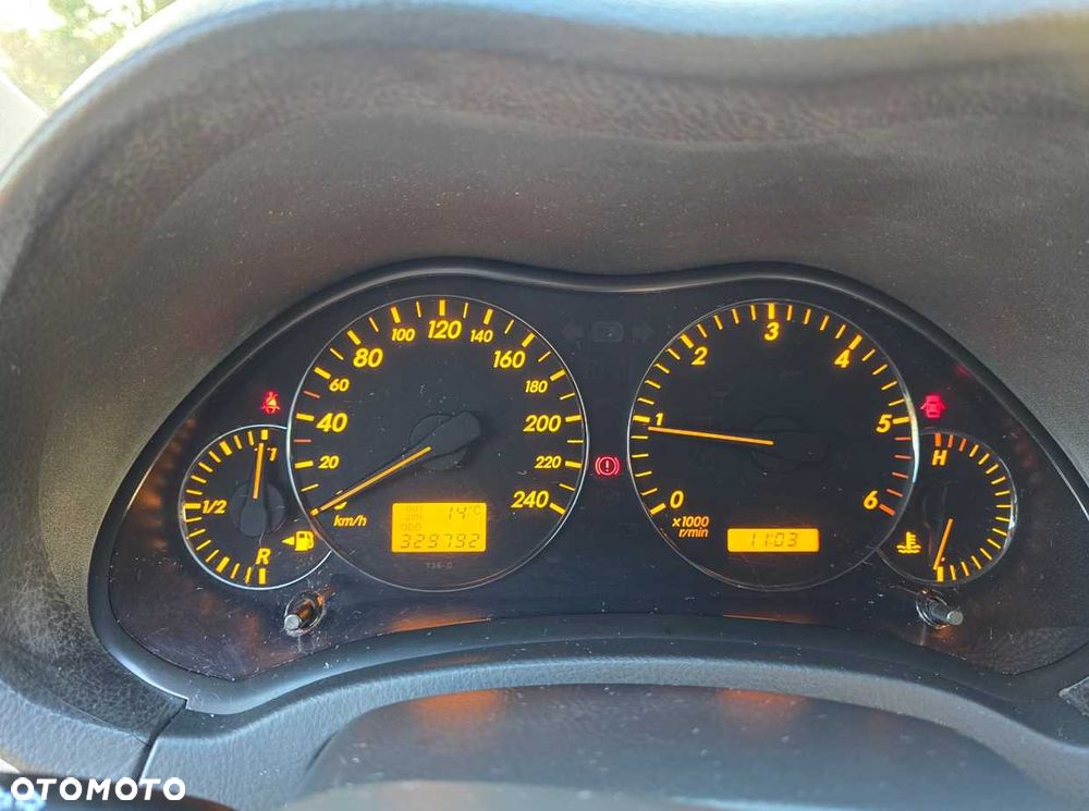 Toyota Avensis - 6