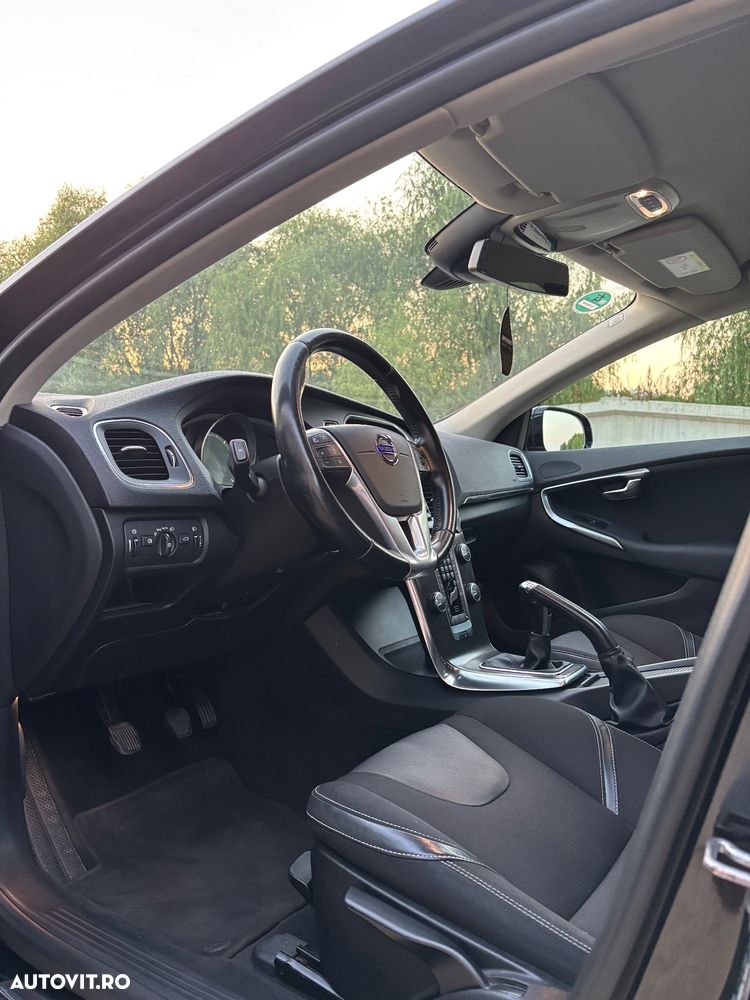 Volvo V40 D4 Momentum - 16