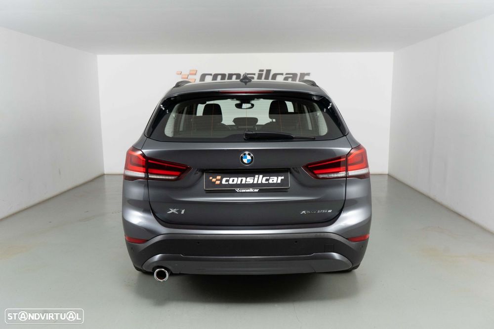 BMW X1 25 e xDrive Corporate Edition - 6