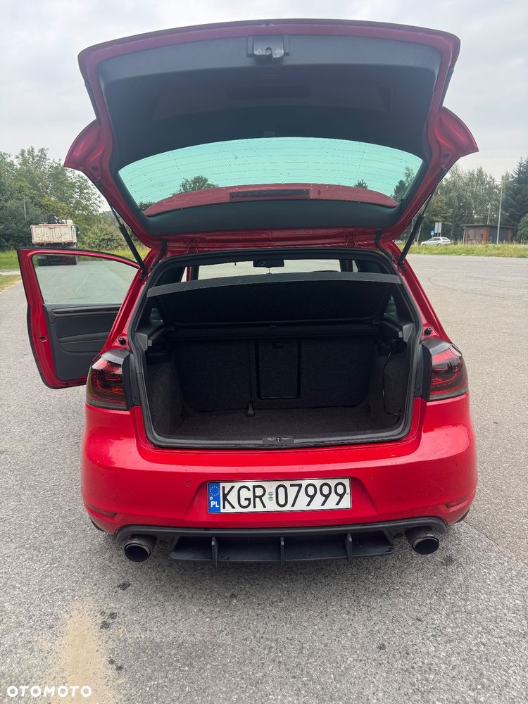 Volkswagen Golf - 10