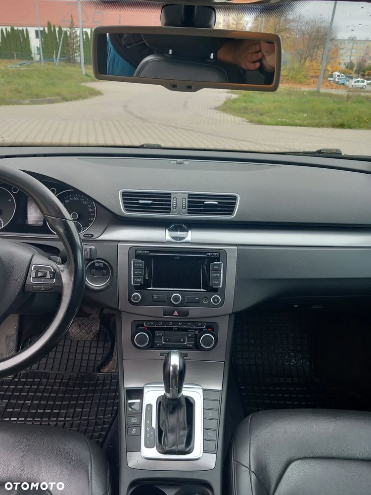 Volkswagen Passat 2.0 TDI Trendline DSG - 8