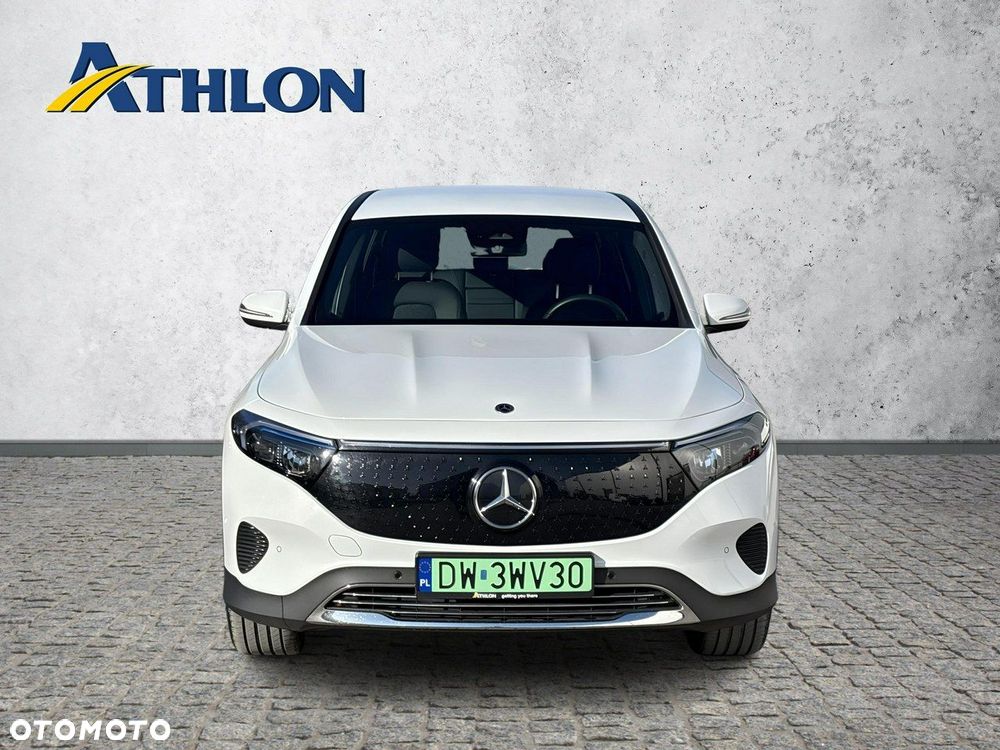 Mercedes-Benz EQB - 8