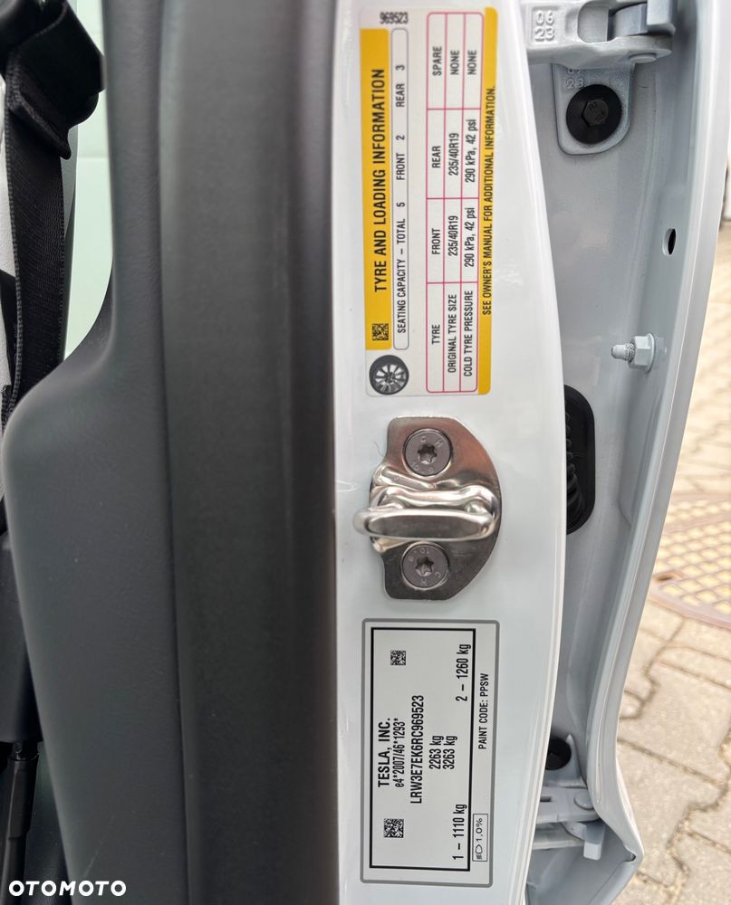 Tesla Model 3 - 17