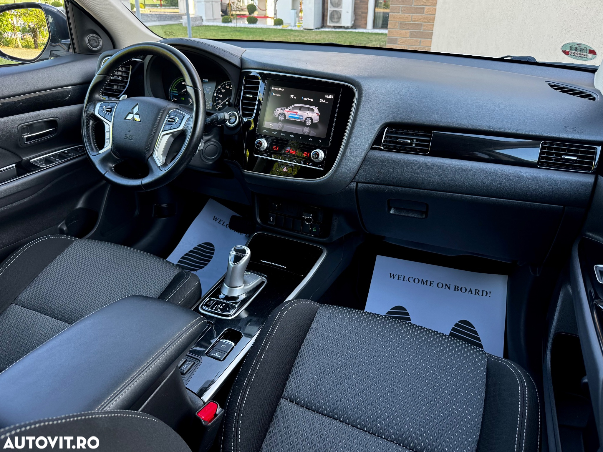 Mitsubishi Outlander - 4