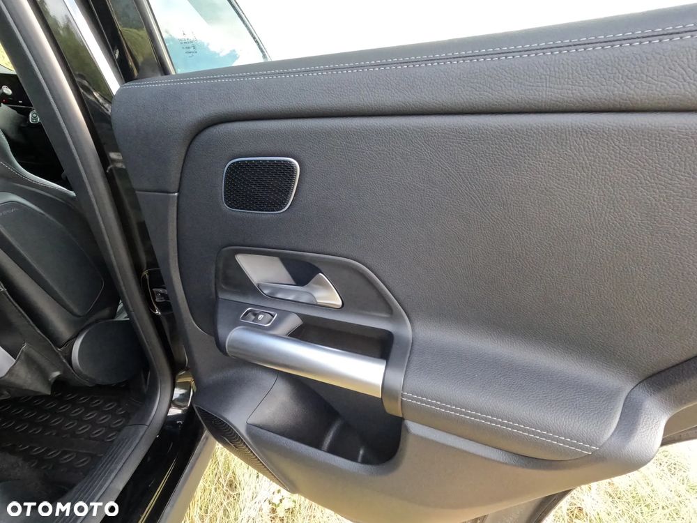 Mercedes-Benz GLA - 17