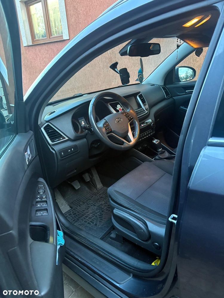 Hyundai Tucson 2.0 CRDI BlueDrive Style 2WD - 4
