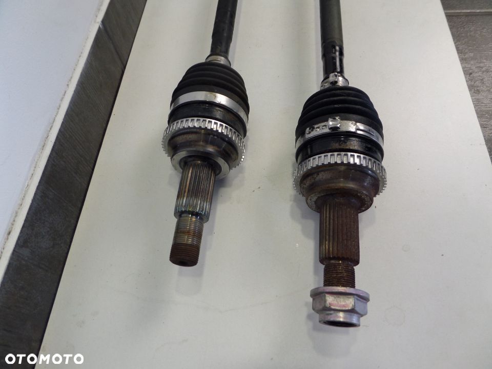 MAZDA 6 GJ LIFT 16 4X4 4WD 4L  PÓŁOŚ TYŁ PRAWA LEWA - 4