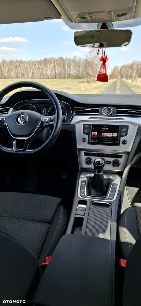 Volkswagen Passat 2.0 TDI (BlueMotion Technology) Comfortline - 18