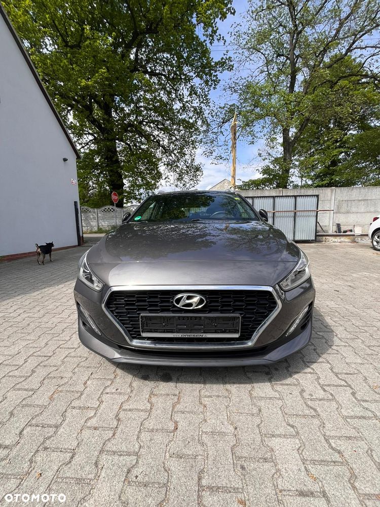 Hyundai i30 1.4 Passion Plus - 12