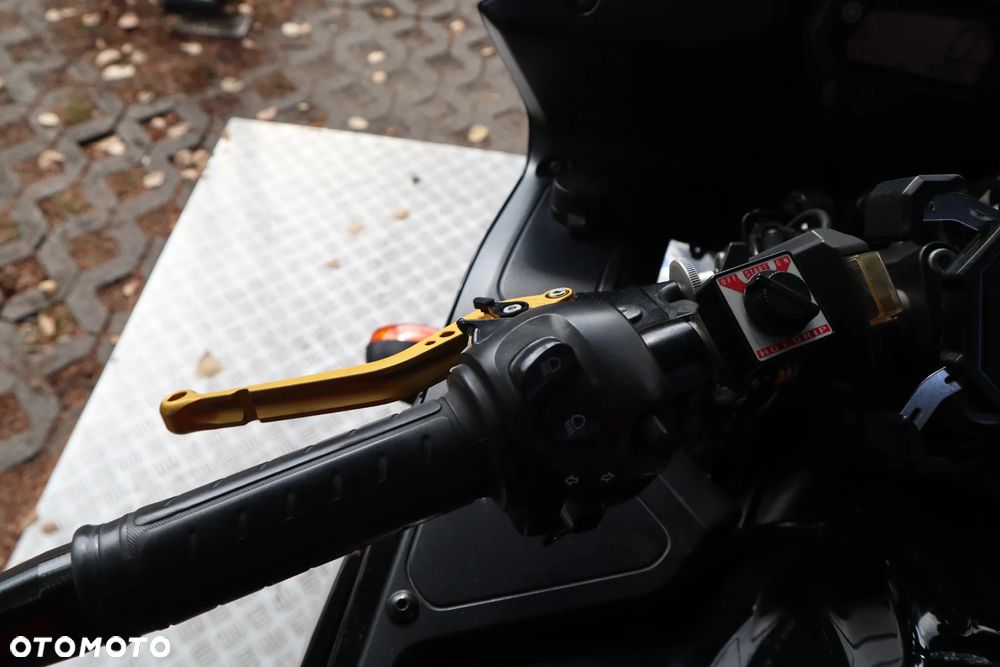 Yamaha FZ8 - 6
